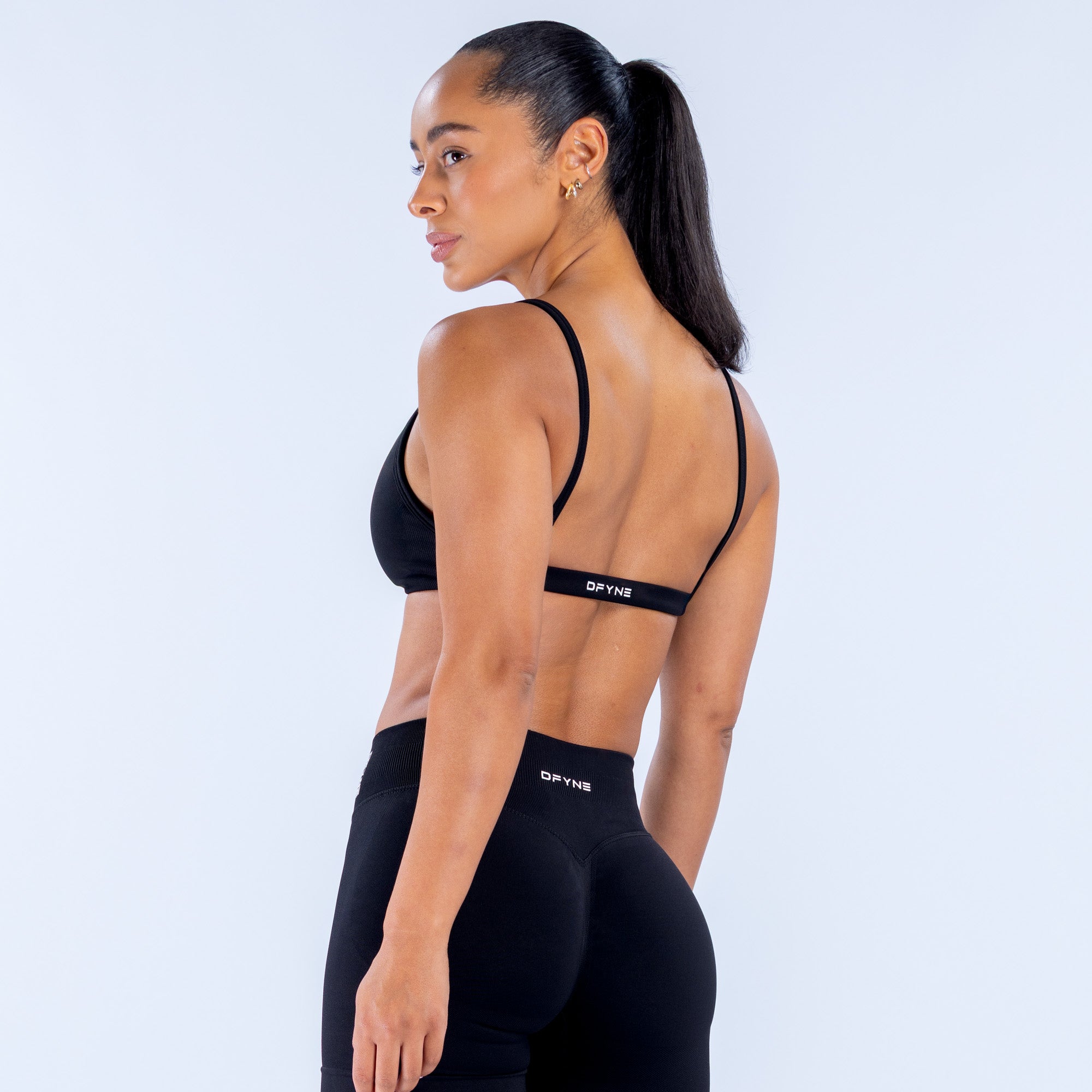 Impact Scoop Neck Bra - Midnight Black (3)